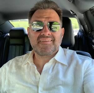 Meet your Posher, Troy